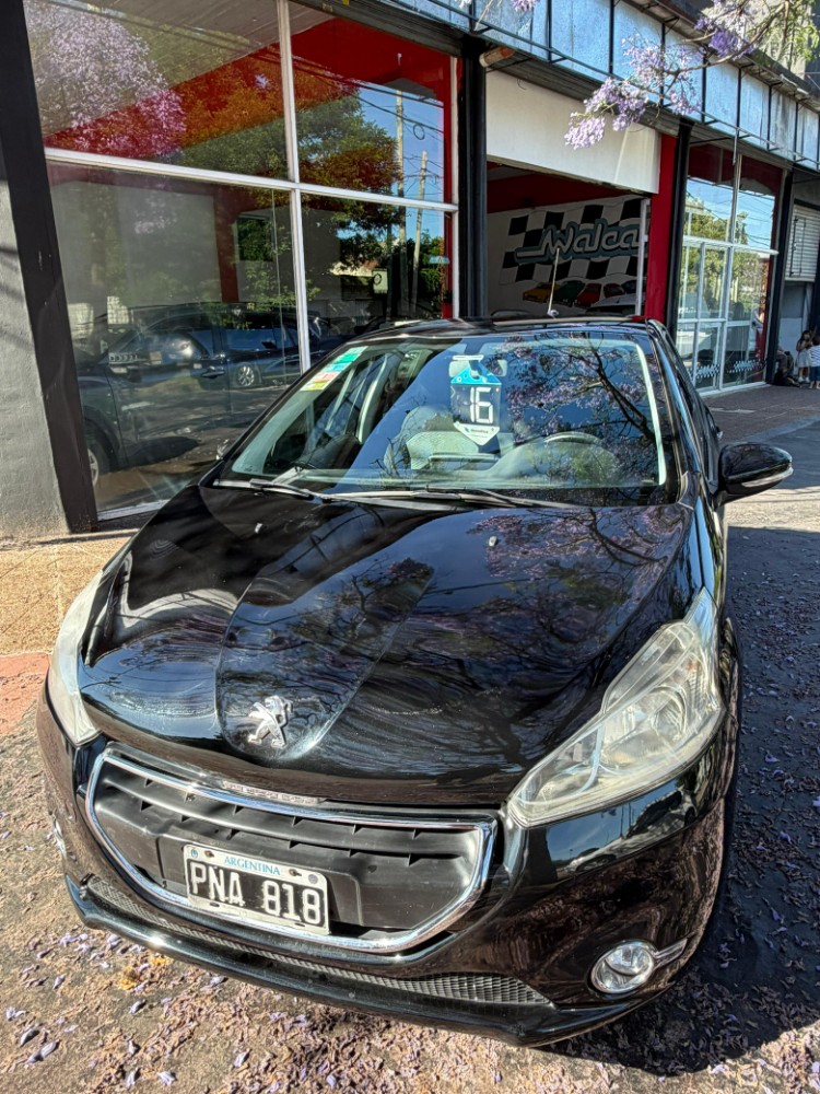 Peugeot 208 ALLURE 1.5TOUCHSCREEN